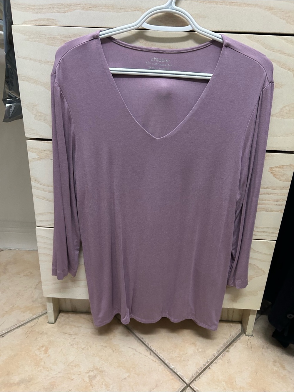 Chico's Mauve V-Neck Long Sleeve Top